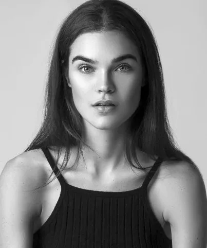 Direct booking woman model Esther | Elegance Model