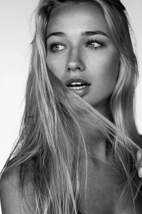 Direct booking woman model Nadal | Elegance Model