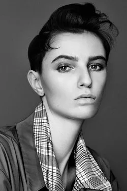 Direct booking woman model Aline B | Elegance Model