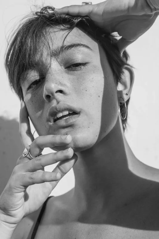 Direct booking woman model Amandine | Elegance Model