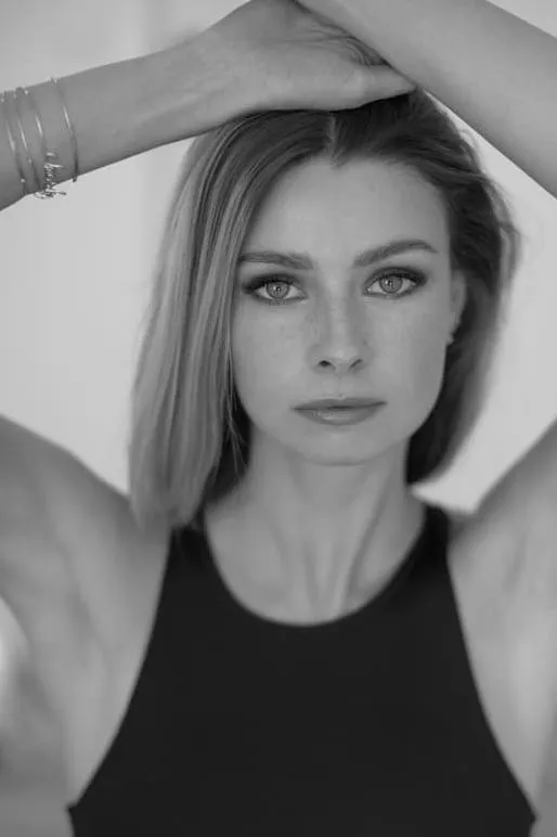 Direct booking woman model Charlie | Elegance Model