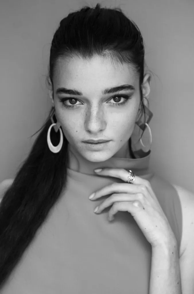Direct booking woman model Anna Z | Elegance Model